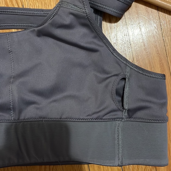 Nike Sports Bra! - Picture 5 of 6